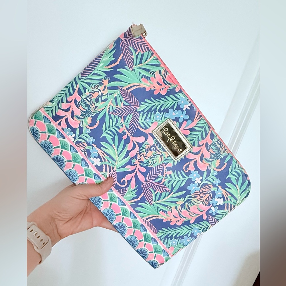 Lilly Pulitzer Tech Pouch How You Like Me Prowl NEW Tiger Tropical